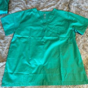 Surgical Green/ Sea Spray Scrubset… tags removed but never worn!! solid quality
